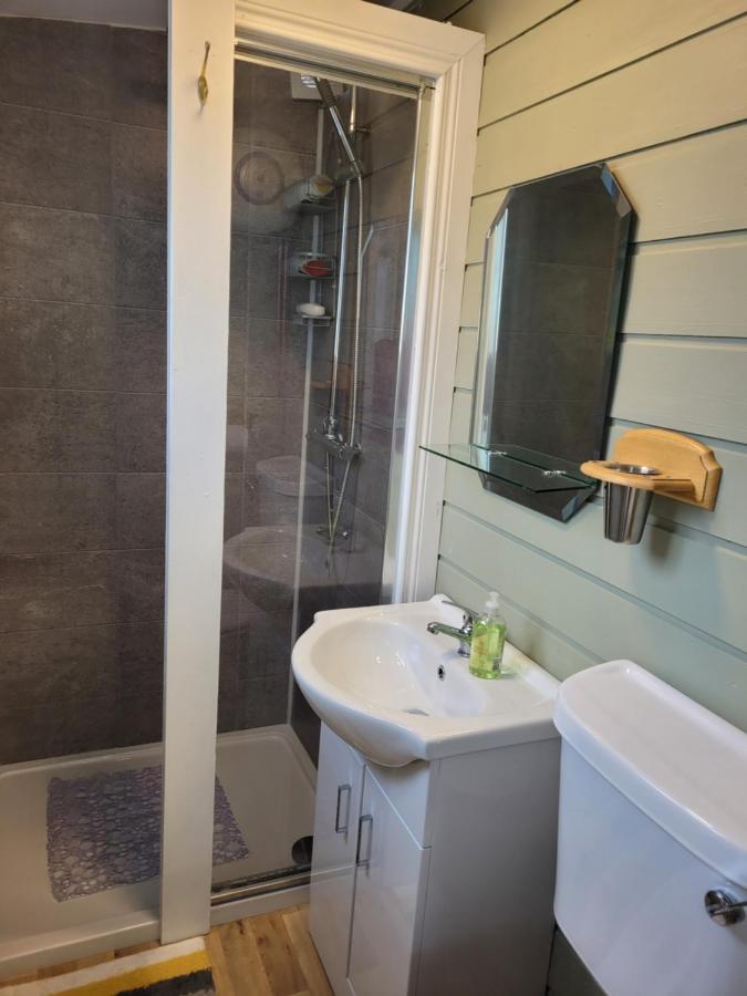 Wedger'S Hut Hotel Нина Екстериор снимка